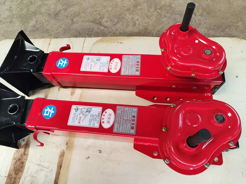 挂车配件厂家分享挂车支腿的实用性